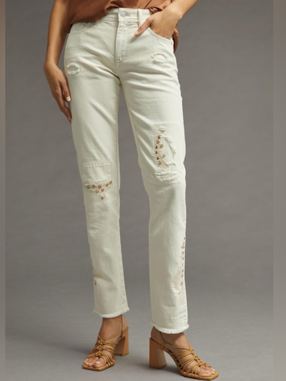 Anthropologie Pilcro Ivory Boyfriend Mid Rise Relaxed Distressed Jeans Gold Stud